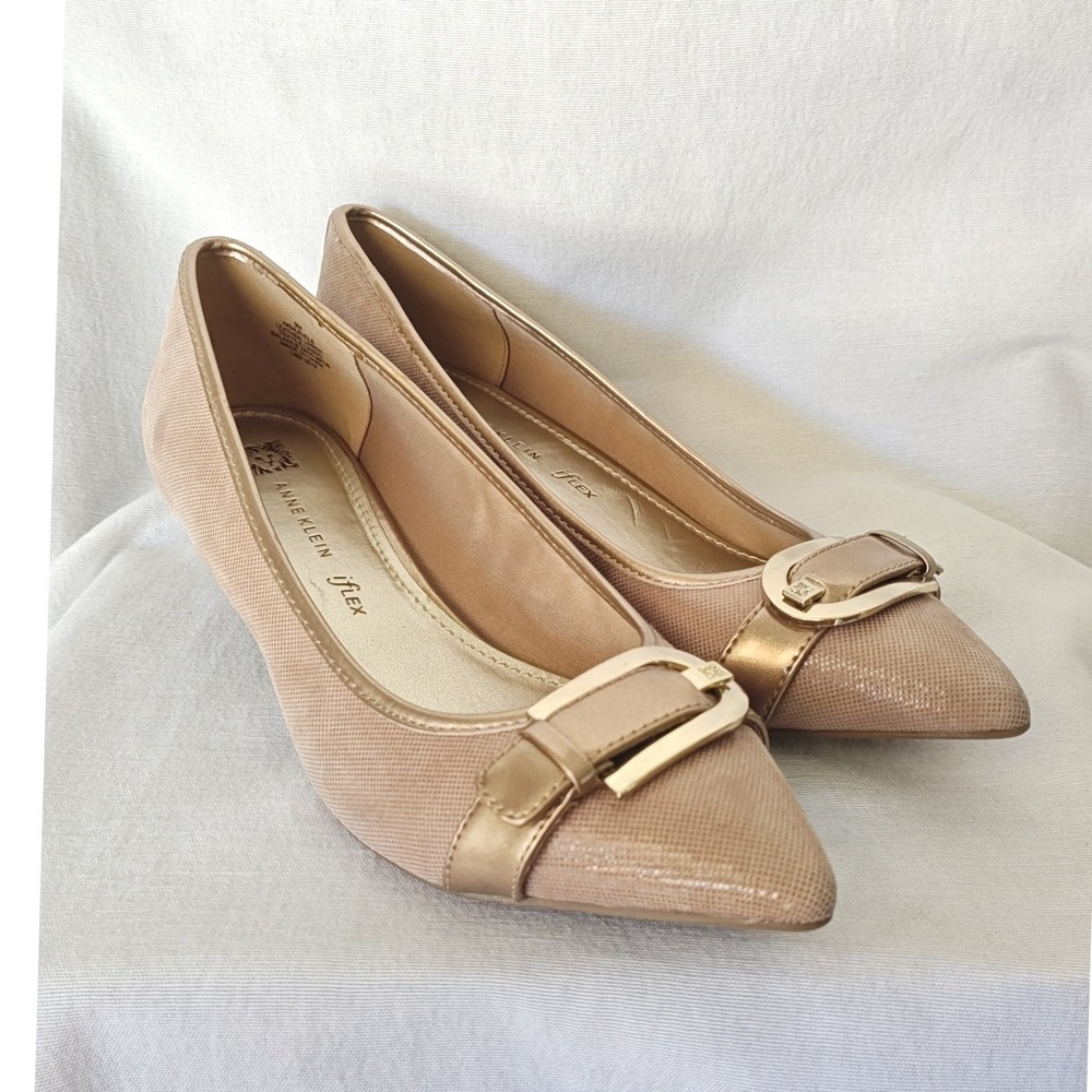Anne Klein Muriele Pumps Rose Gold Metallic Neutral Tan Buckle Kitten Heel 9